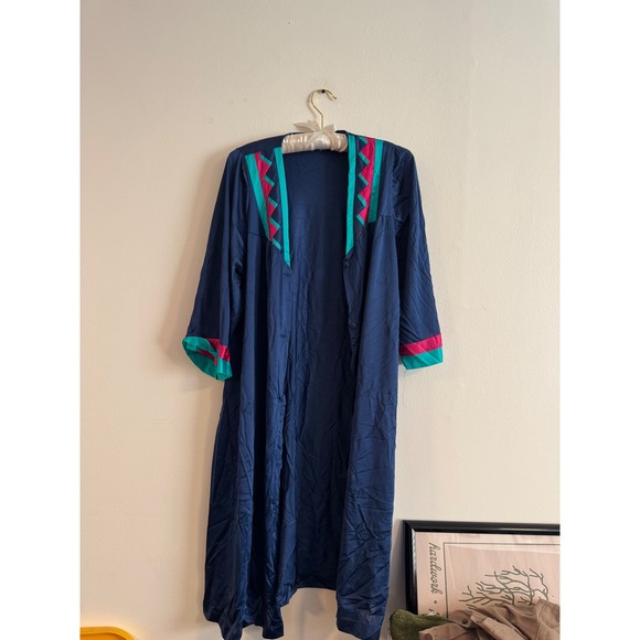 Vintage Robe - Picture 1 of 5